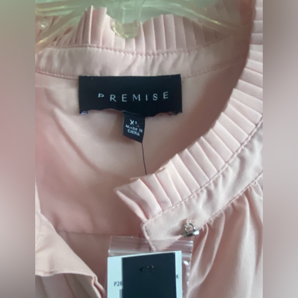 Premise Light Pink Top - SIZE XL - BRAND NEW - NEVER WORN - NWT